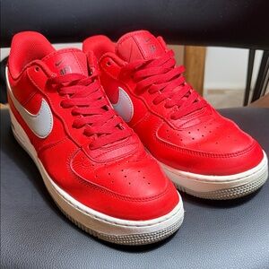 Nike Air Force 1 AF1 Men’s 10US University Red Smoke Grey DD7113-600